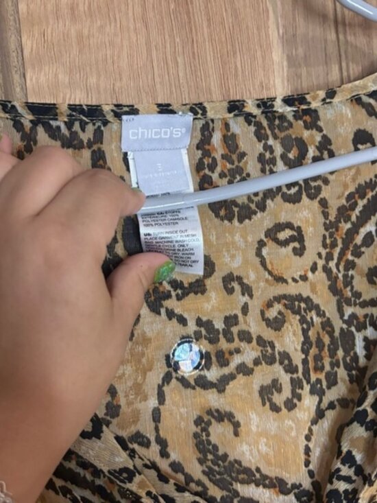 Chico's women’s Tan‎ and Black Paisley Blouse embellished size 3 - Picture 3 of 8